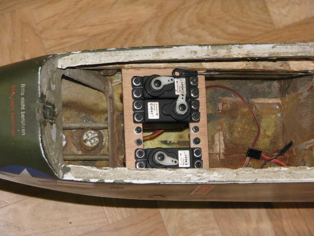 Elektrische Hegi Cobra - Servos