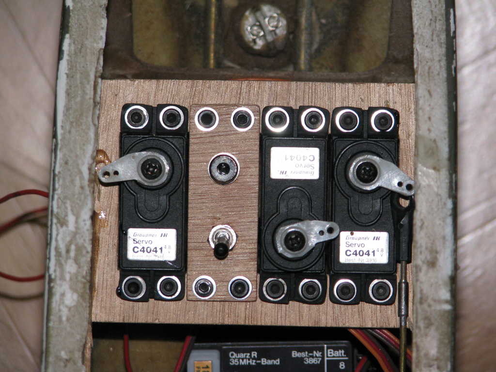 Elektrische Hegi Cobra - Servos