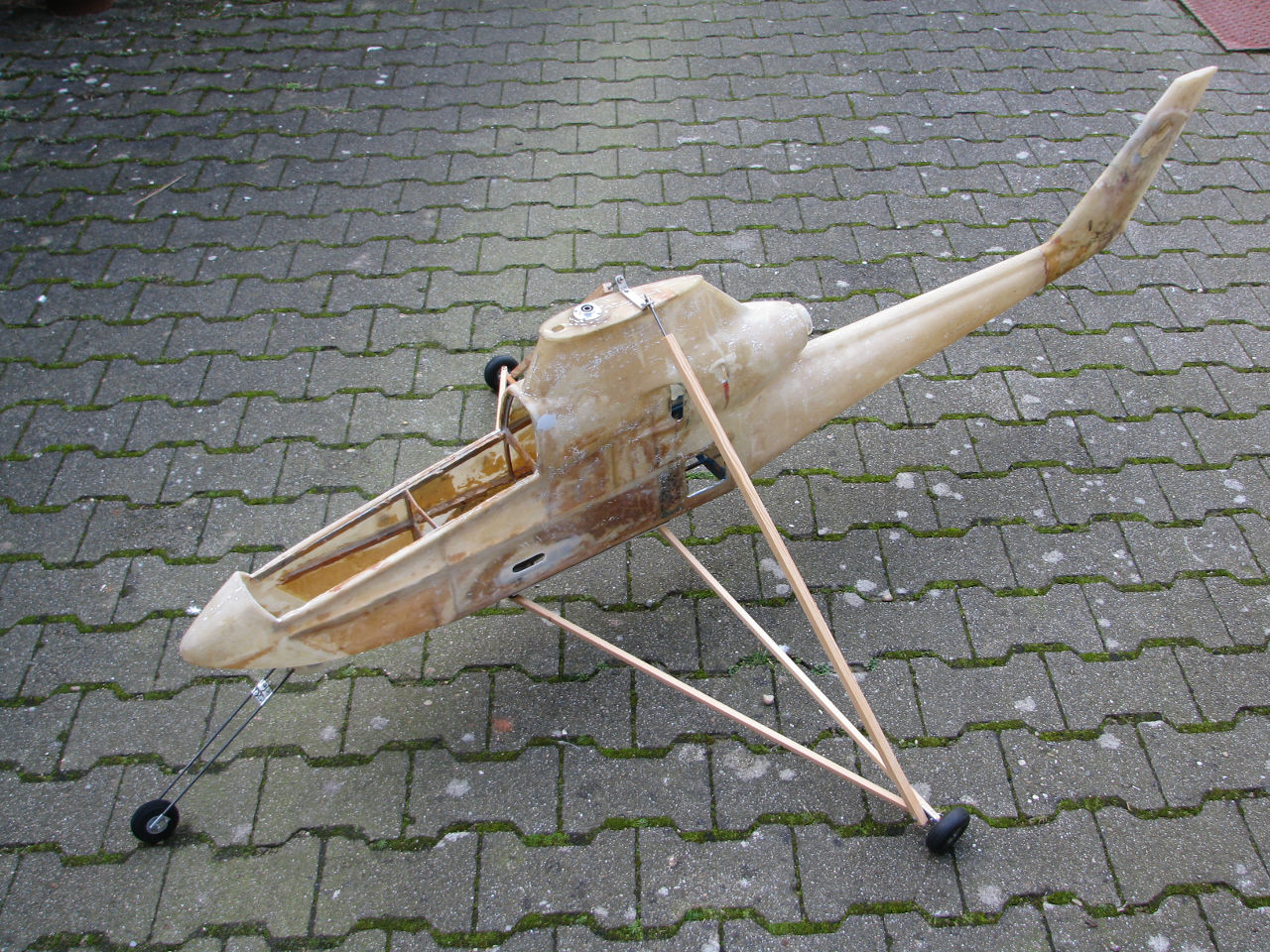Schlüter Cobra: mit Trainigsfahrwerk (Rohbau)